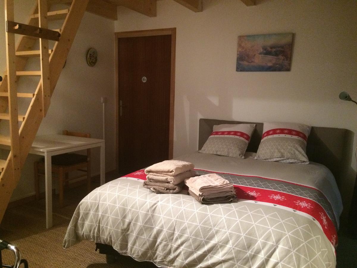 Le Saint Jo Bed & Breakfast La Feclaz Bagian luar foto